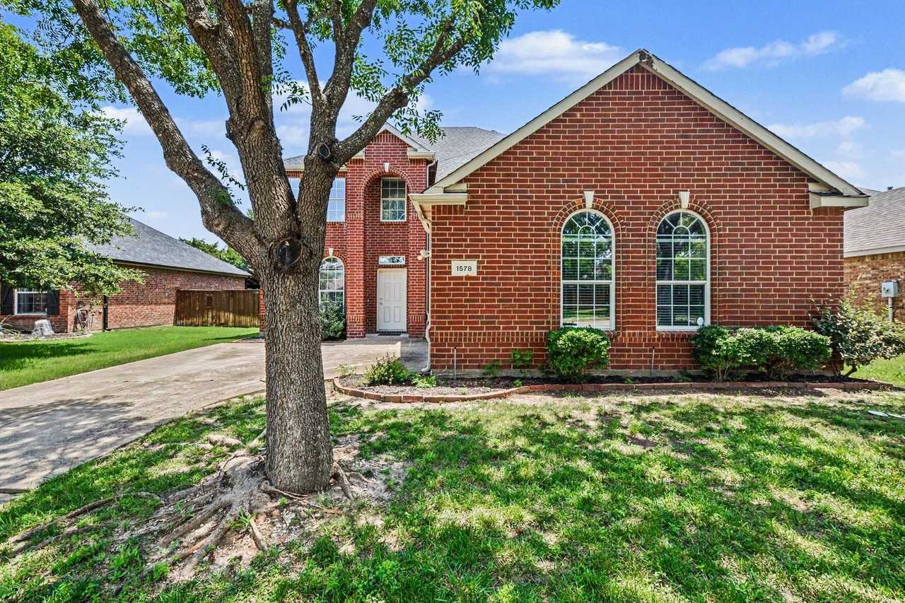 1578 Mahogany Dr - Photo 2 of 41