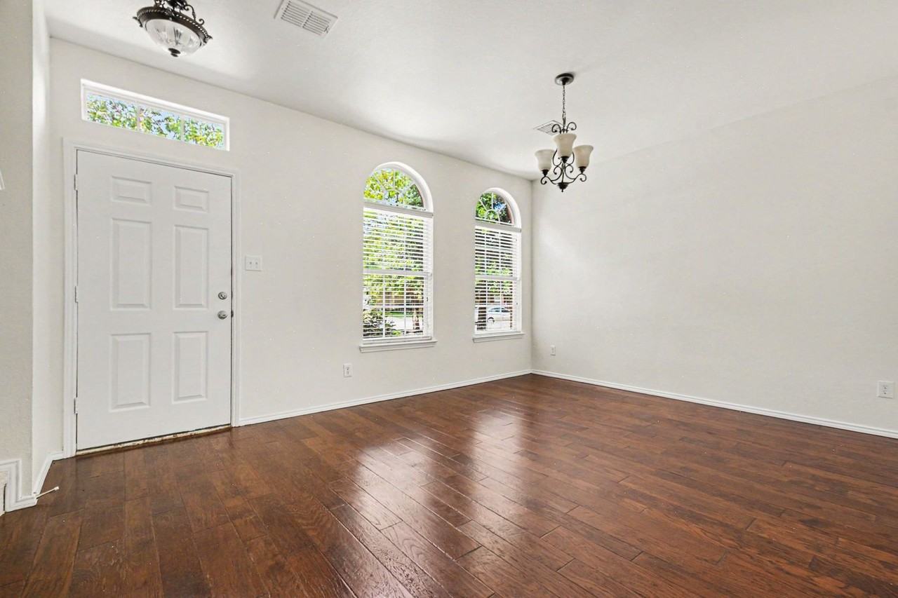 1578 Mahogany Dr - Photo 3 of 41