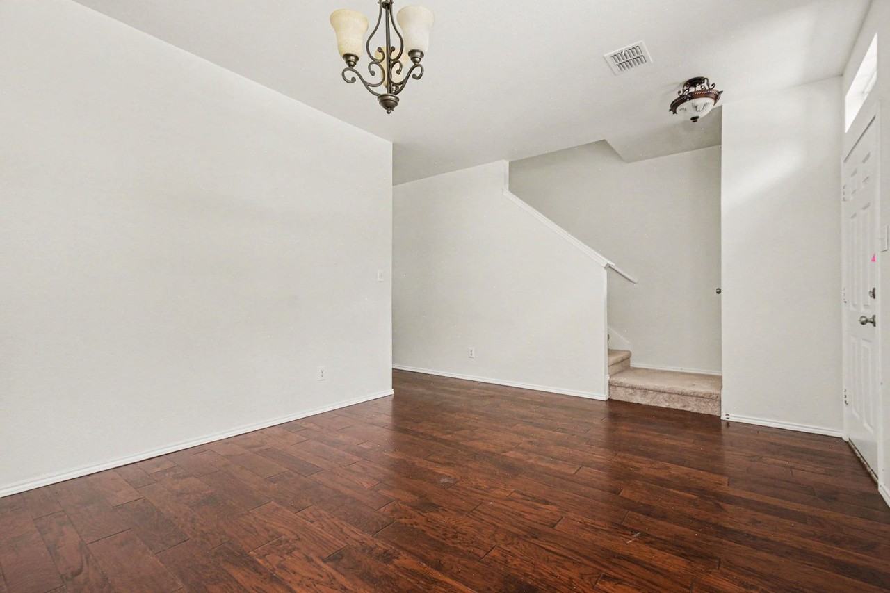 1578 Mahogany Dr - Photo 4 of 41