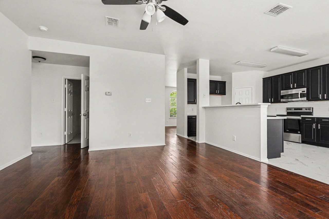 1578 Mahogany Dr - Photo 7 of 41