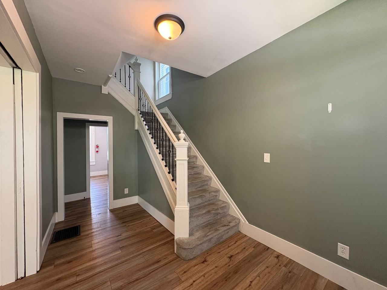 535 Marie Ave - Photo 3 of 27