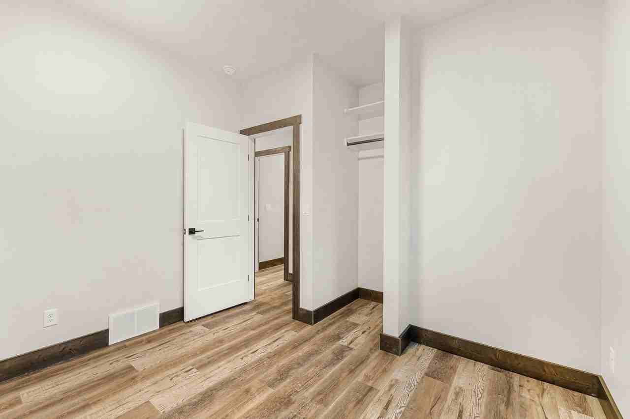 286 E 5th S - Photo 3 of 10