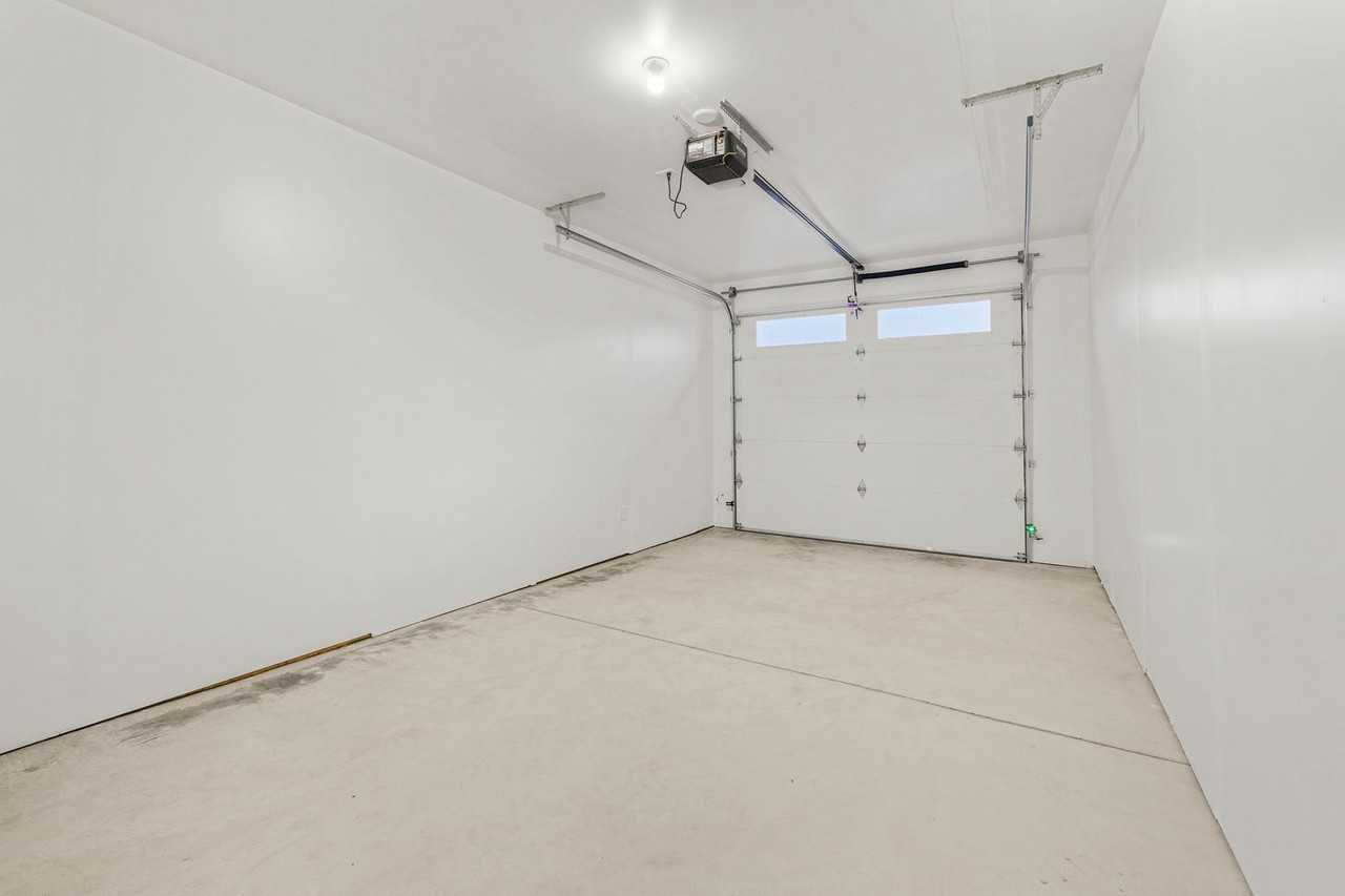 286 E 5th S - Photo 5 of 10