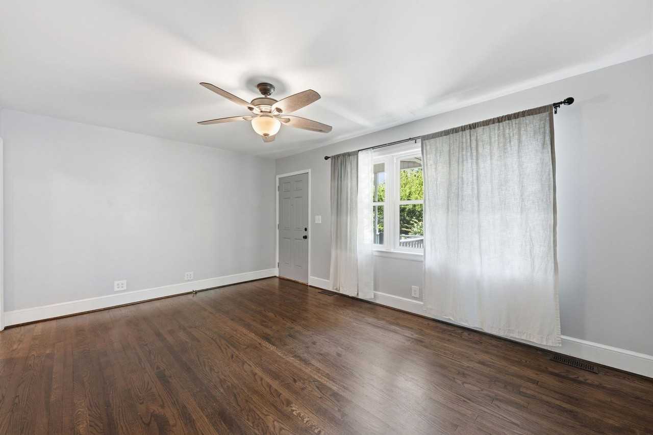 1515 Woodland Ave - Photo 7 of 31