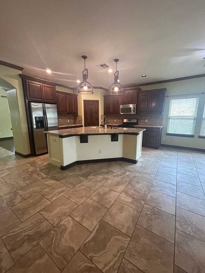 18224 Bridlington Dr - Photo 5 of 20