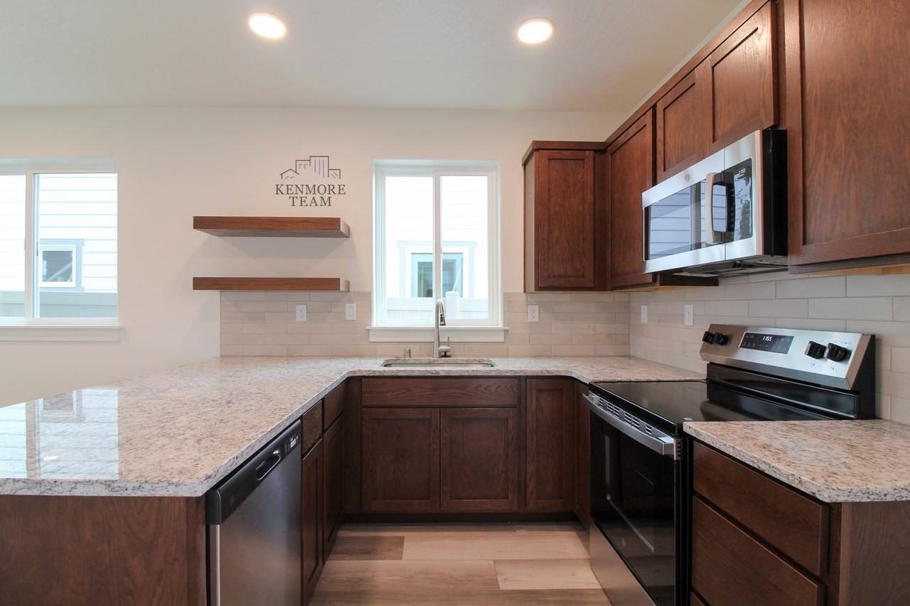 366 366 AEON DR - Photo 2 of 19