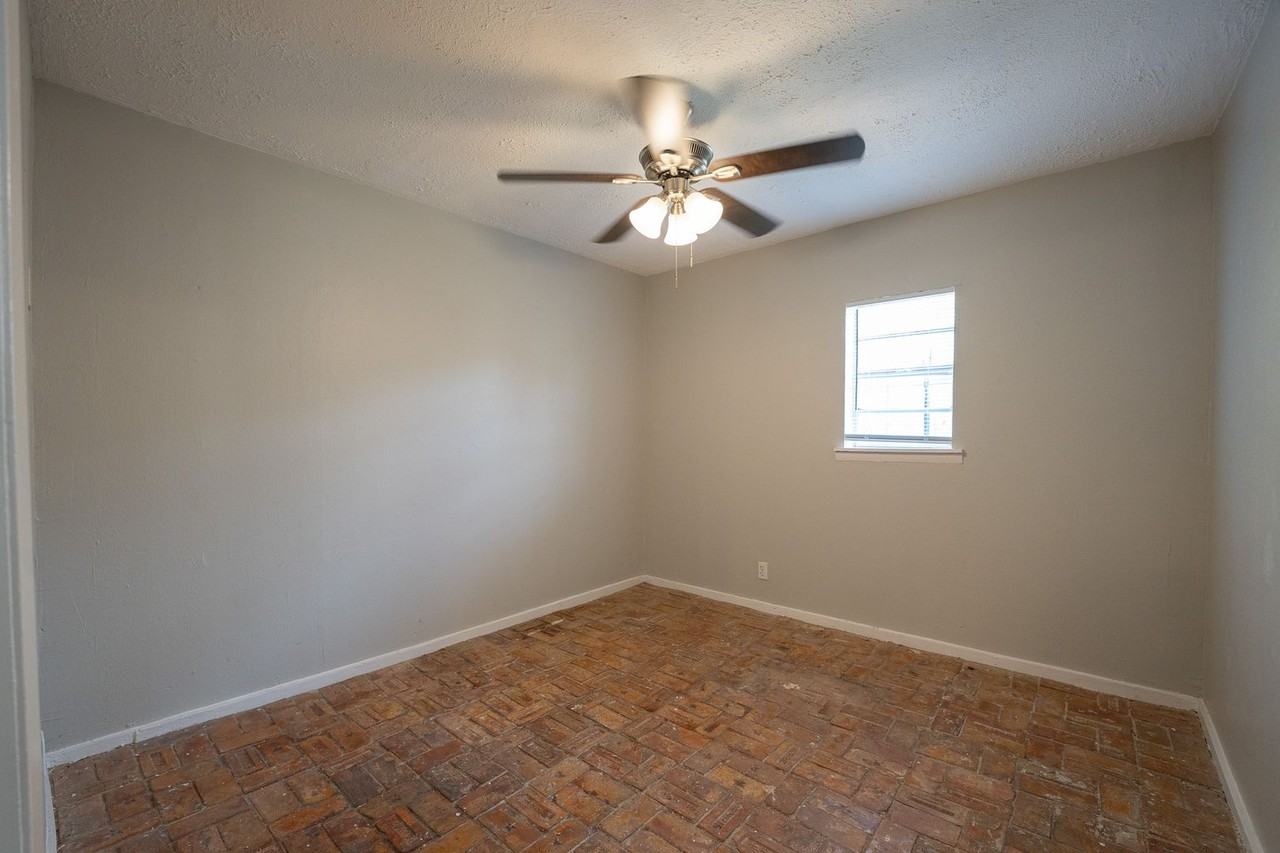 3057 Dogwood Dr - Photo 3 of 12
