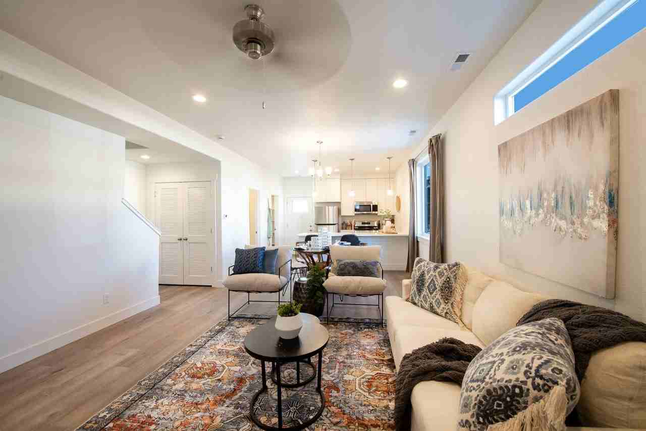 1518 Tyram Grv #102 - Photo 4 of 24