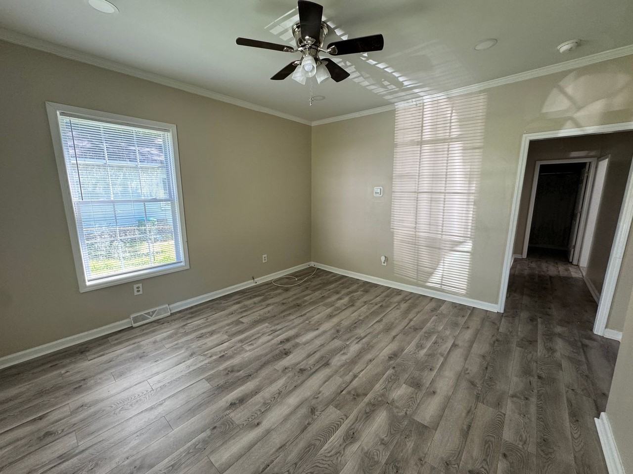 107 S Inman Ave - Photo 2 of 13