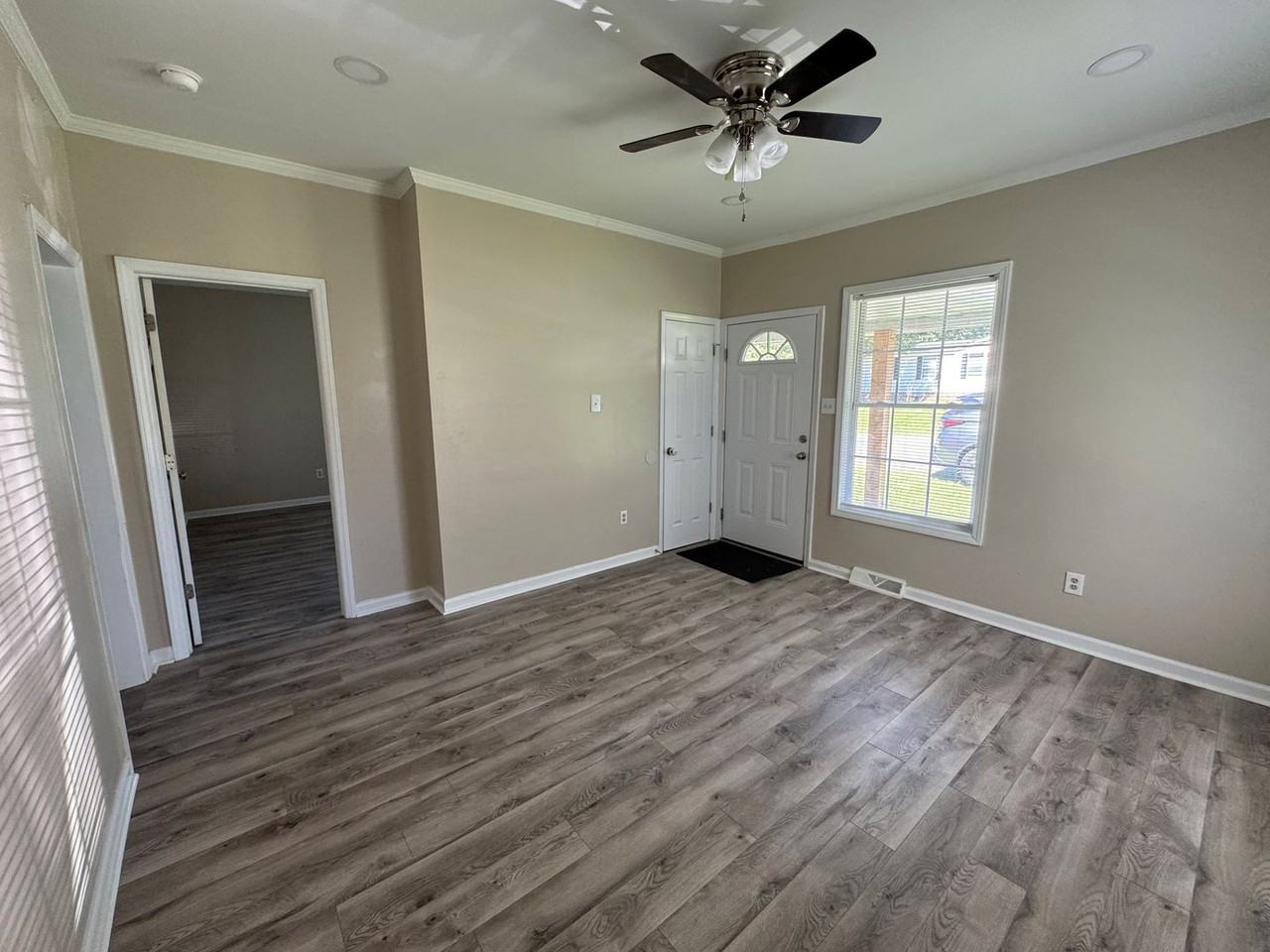 107 S Inman Ave - Photo 3 of 13
