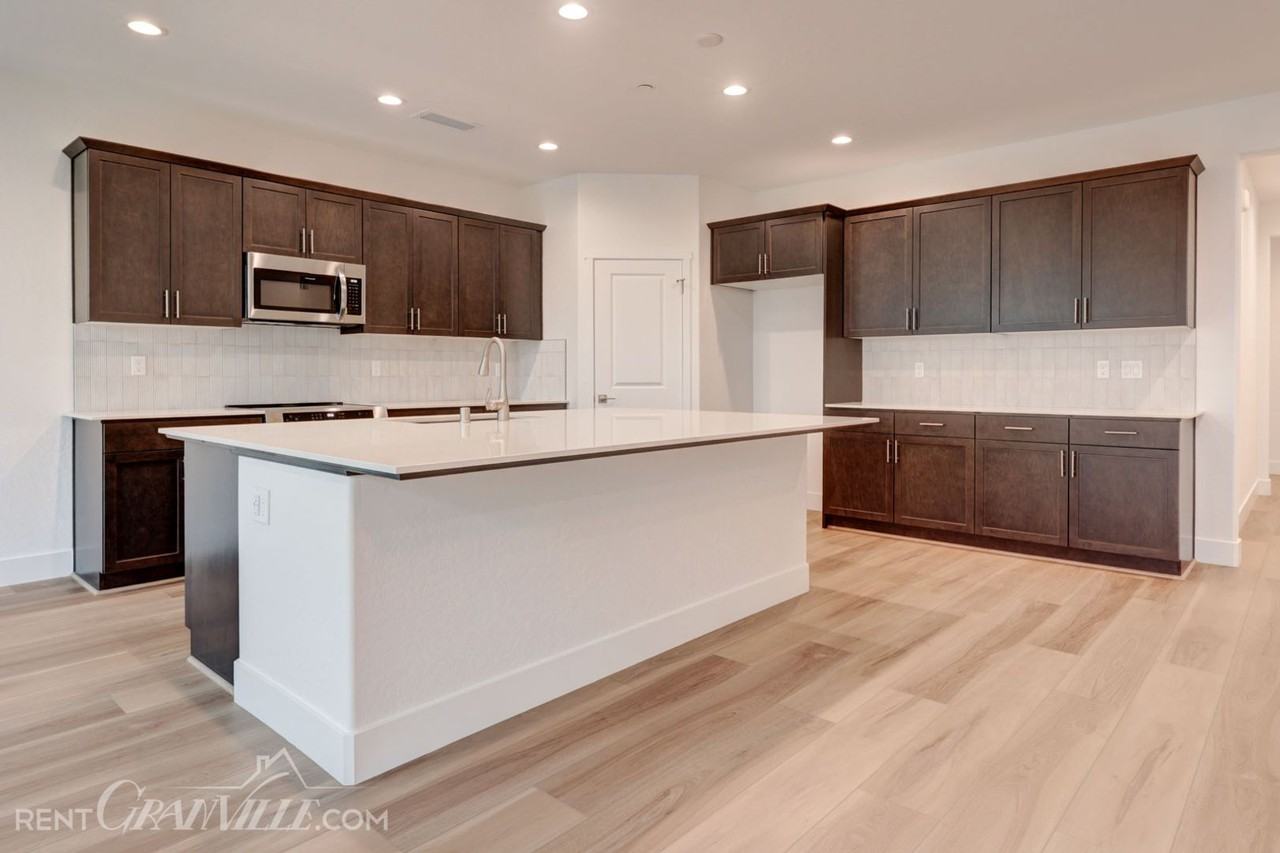 2834 Corteza Dr - Photo 2 of 8