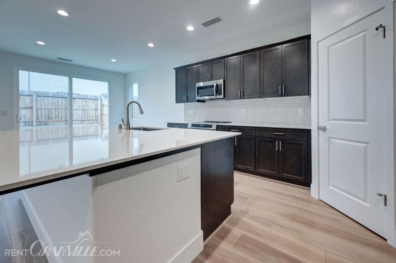 2834 Corteza Dr - Photo 3 of 8