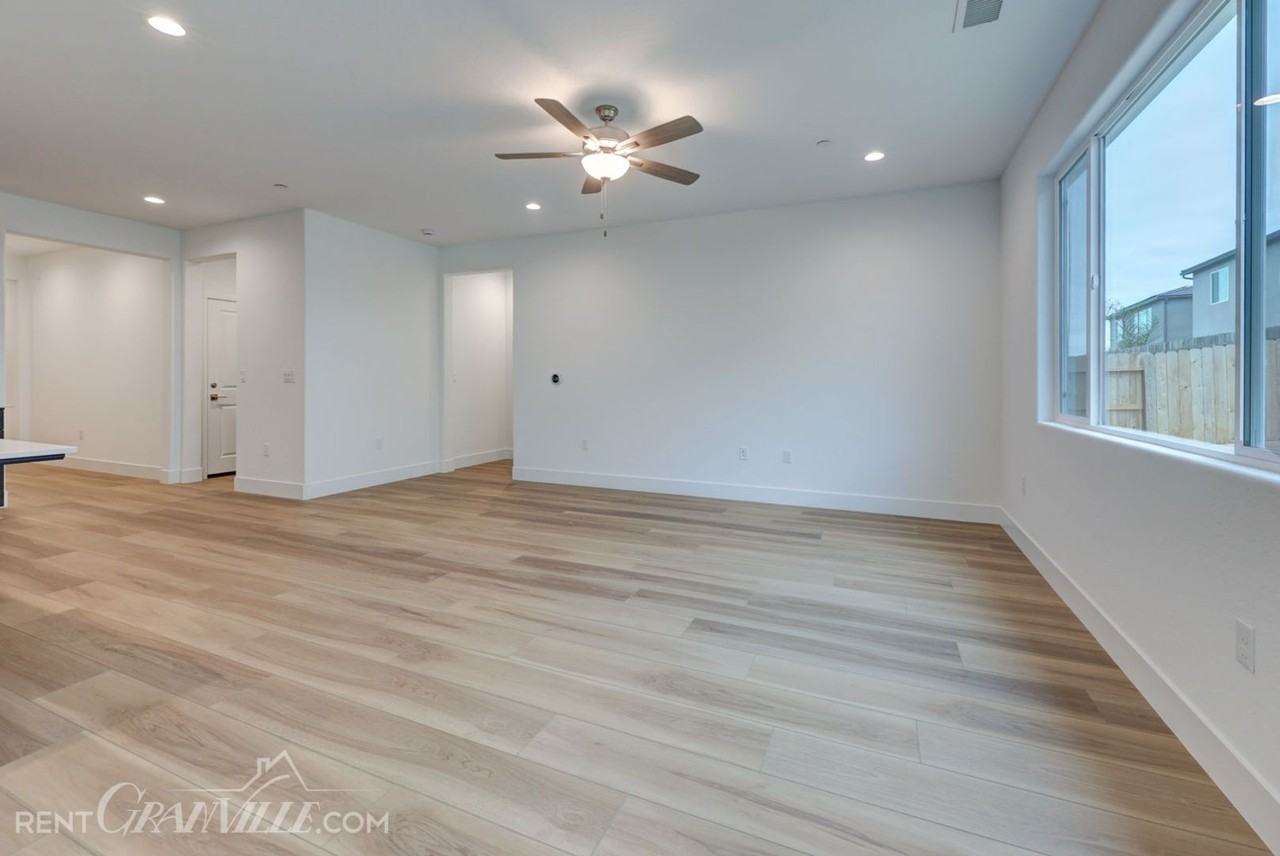 2834 Corteza Dr - Photo 4 of 8