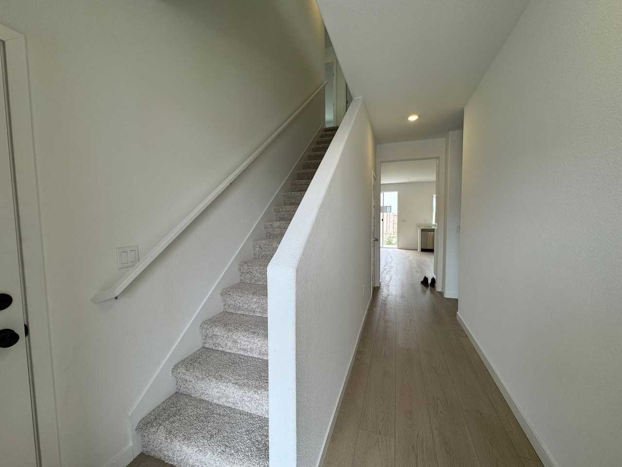 10962 Admiral Cove Way - Photo 2 of 30