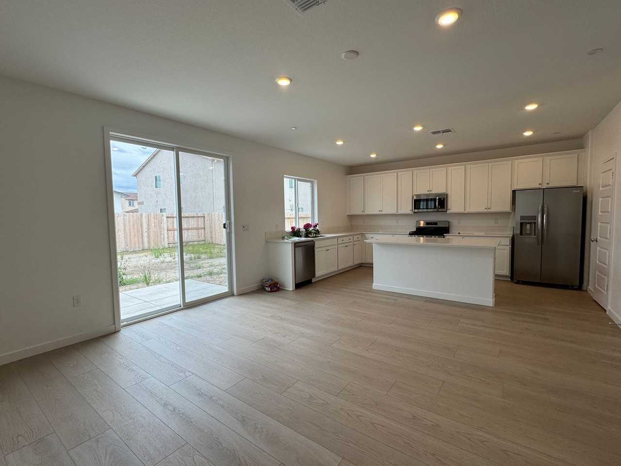 10962 Admiral Cove Way - Photo 7 of 30