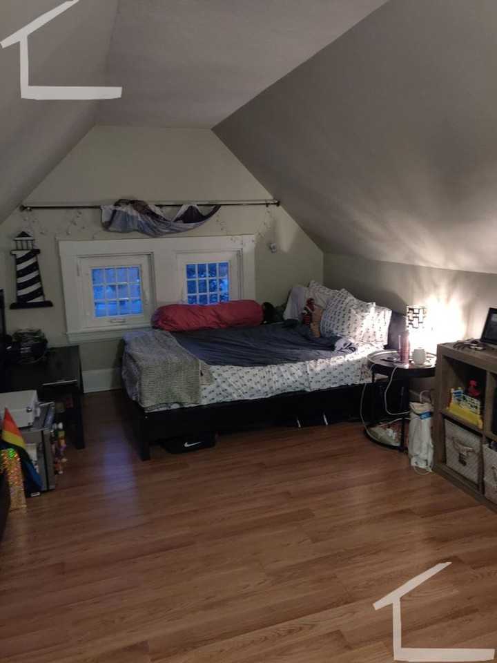 583 Watertown St - Photo 4 of 13