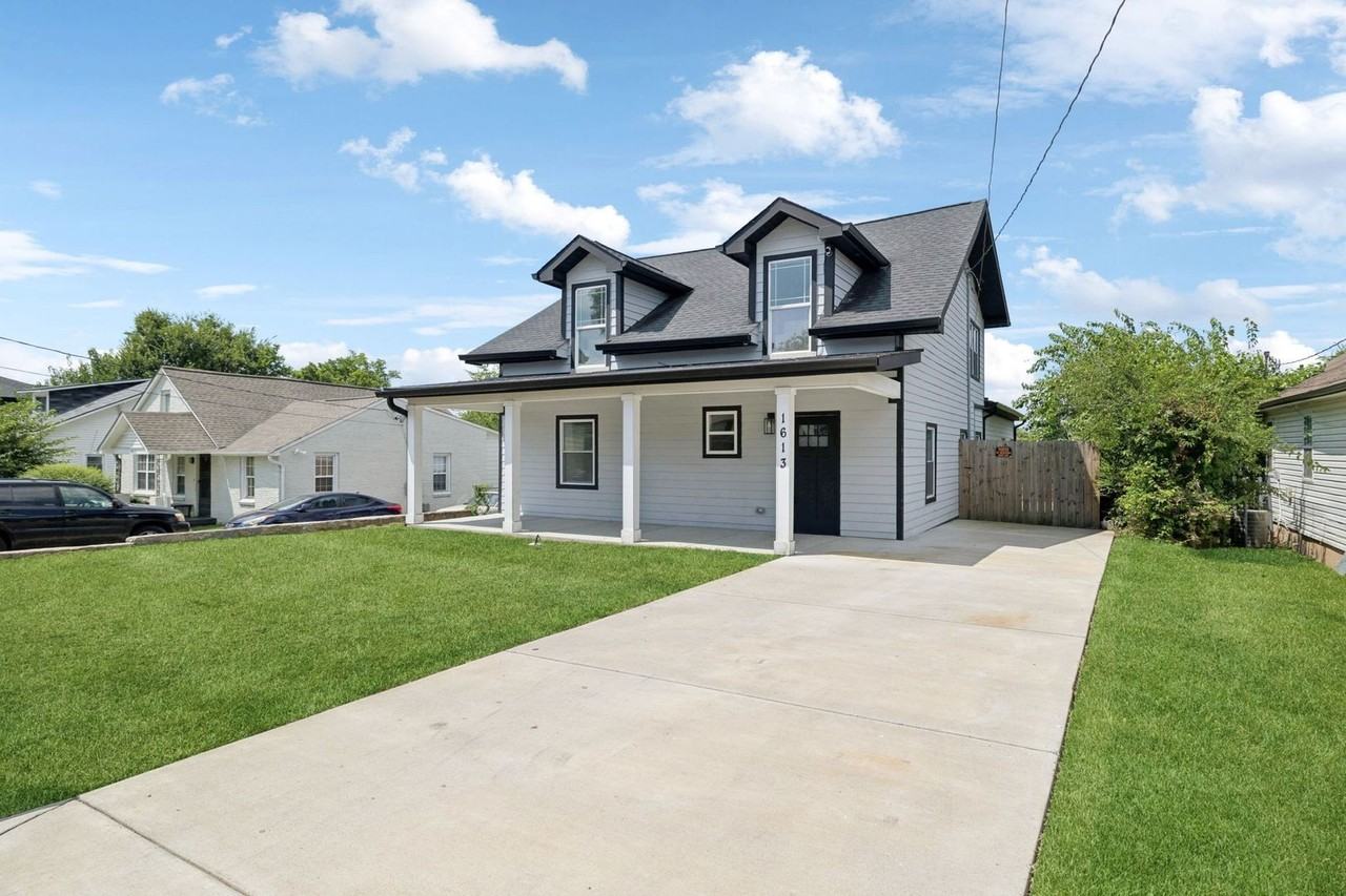 1613 23rd Ave N - Photo 3 of 50