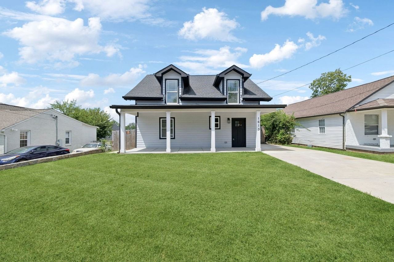 1613 23rd Ave N - Photo 4 of 50