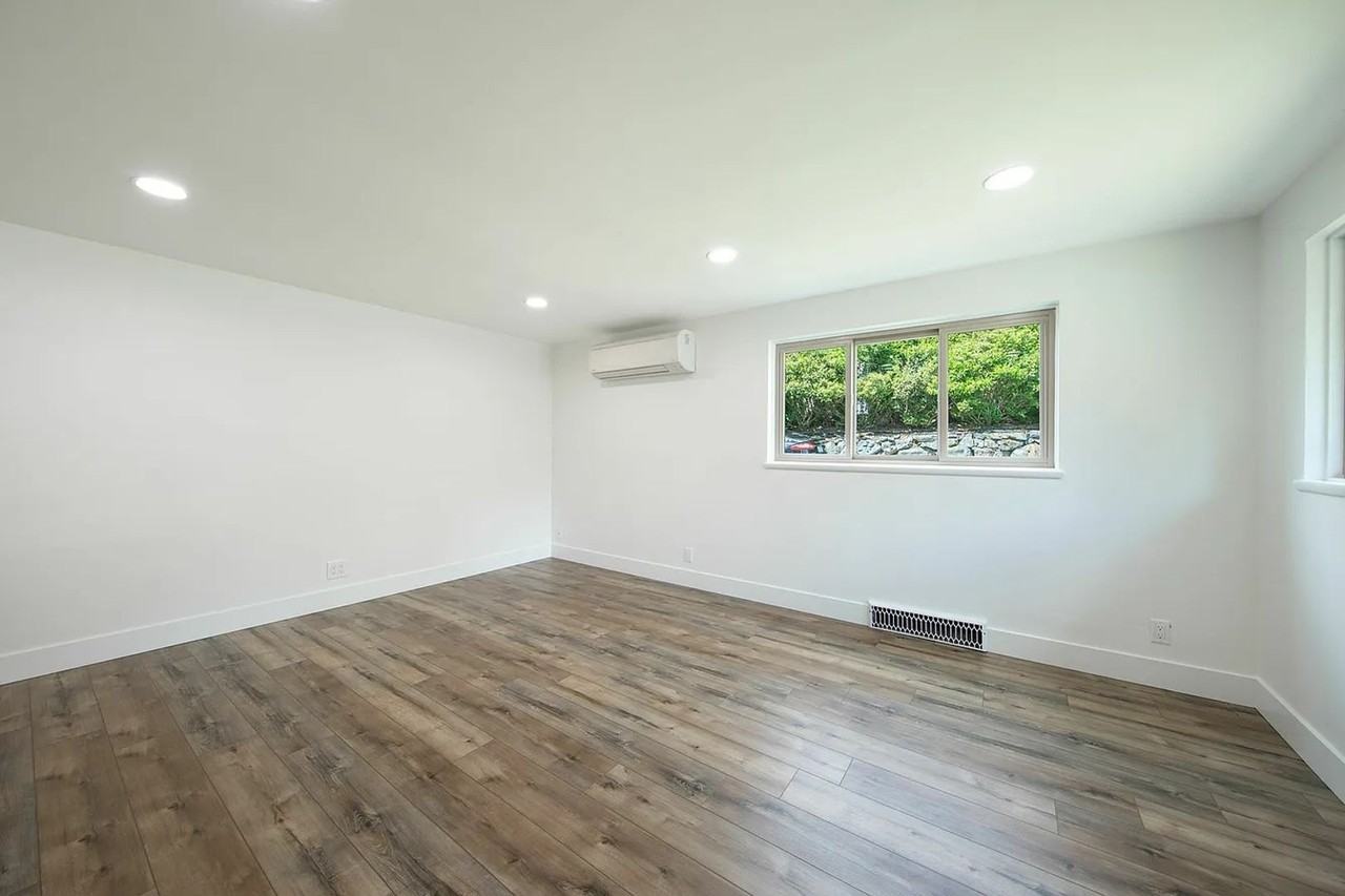 2527 Ne 110th St #A - Photo 3 of 25