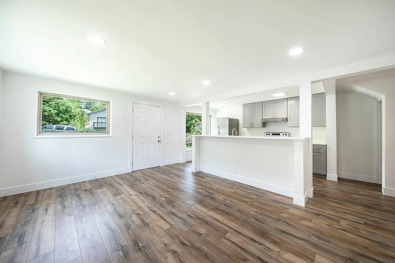 2527 Ne 110th St #A - Photo 4 of 25