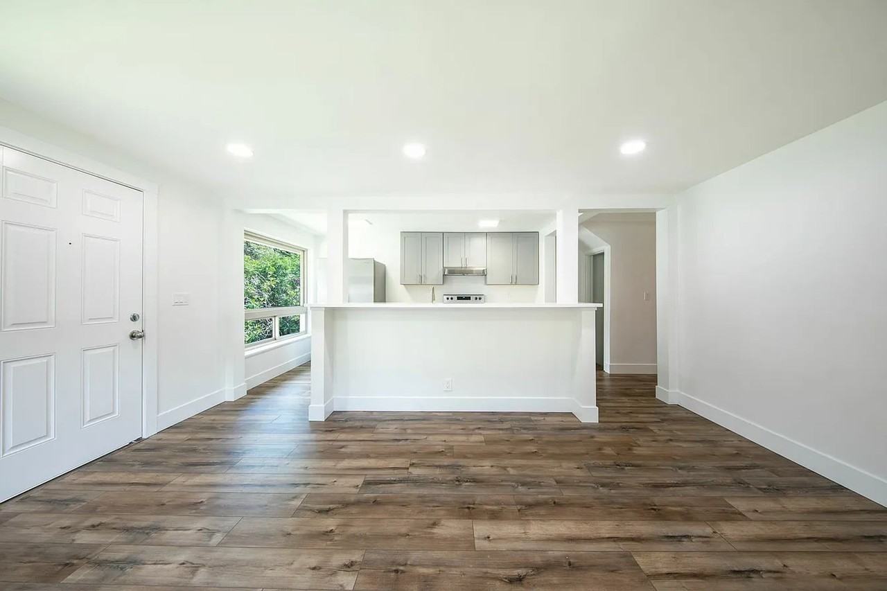 2527 Ne 110th St #A - Photo 5 of 25