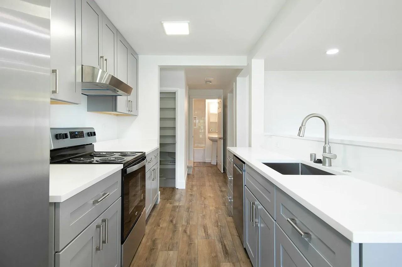 2527 Ne 110th St #A - Photo 6 of 25