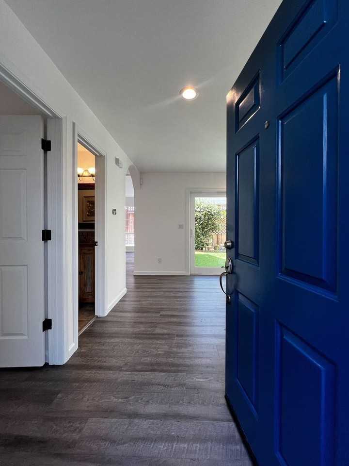 716 La Homa Dr - Photo 4 of 47