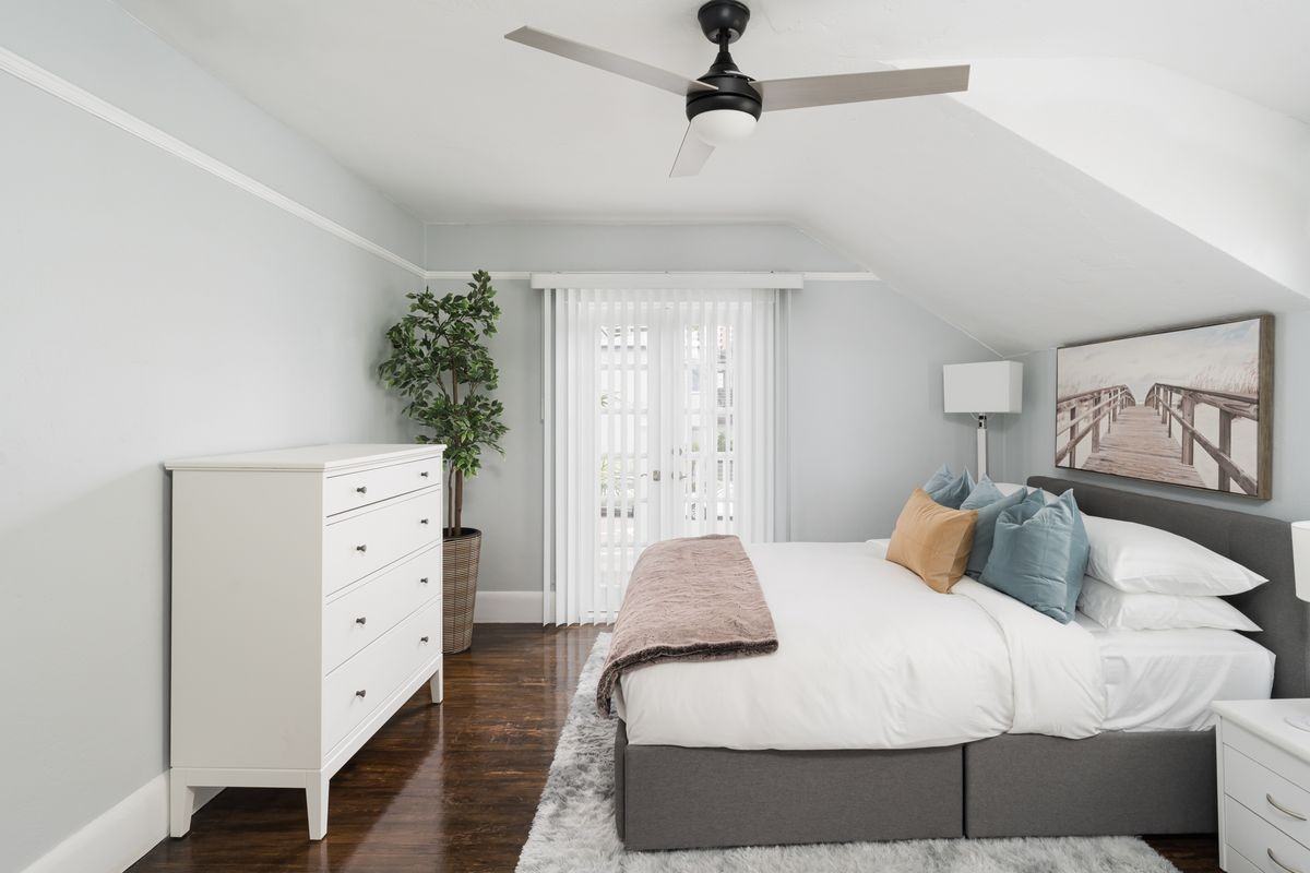 2454 Union St - Photo 4 of 12