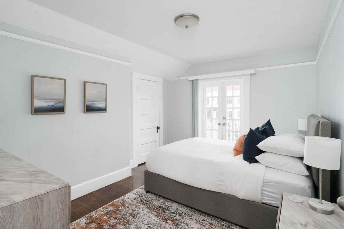 2454 Union St - Photo 7 of 12