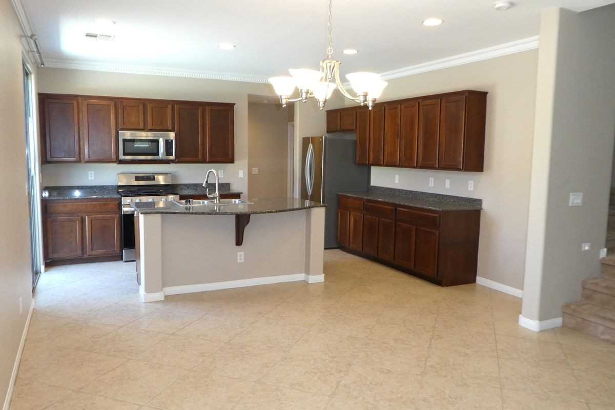 4054 Lower Saxon Ave - Photo 4 of 7