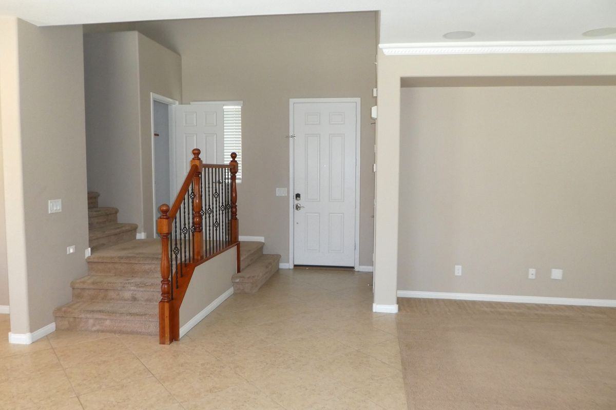 4054 Lower Saxon Ave - Photo 5 of 7