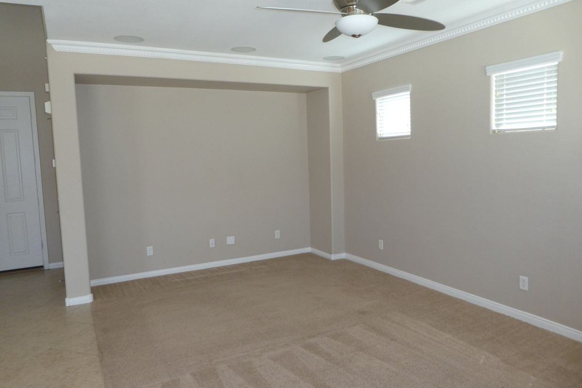 4054 Lower Saxon Ave - Photo 6 of 7