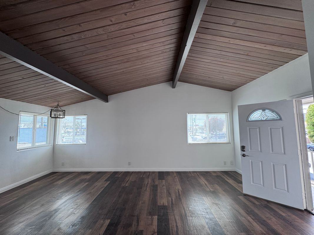4419 W Rosecrans Ave - Photo 4 of 6