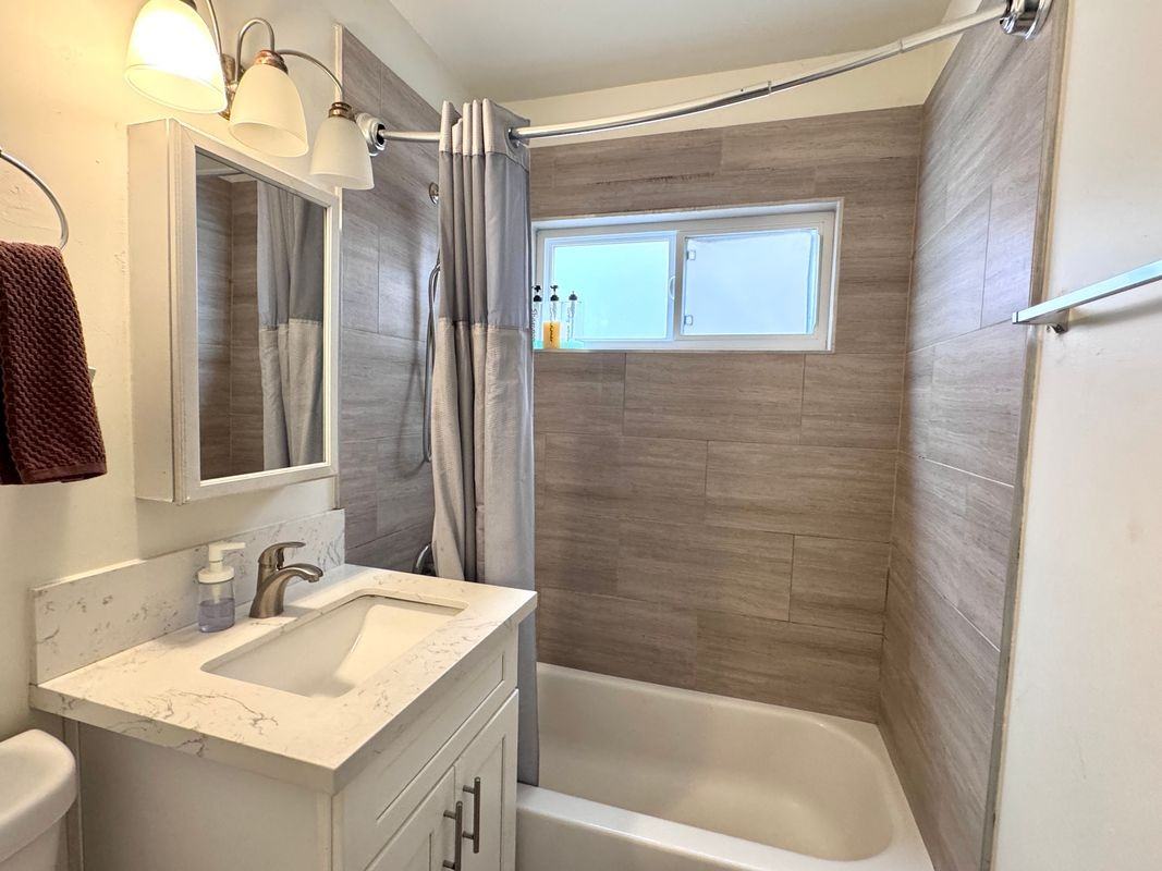 4419 W Rosecrans Ave - Photo 5 of 6