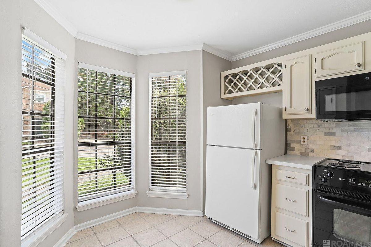 9849 Siegen Ln - Photo 5 of 11
