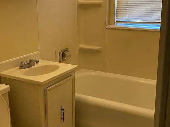 32 Willow St - Photo 2 of 3