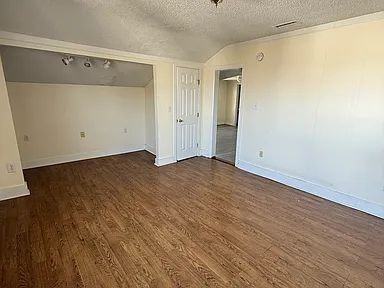 23 Brown St - Photo 7 of 19