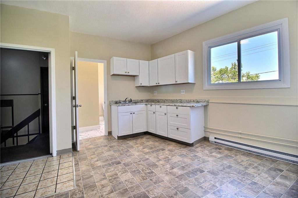 33 Railroad Ave - Photo 4 of 11