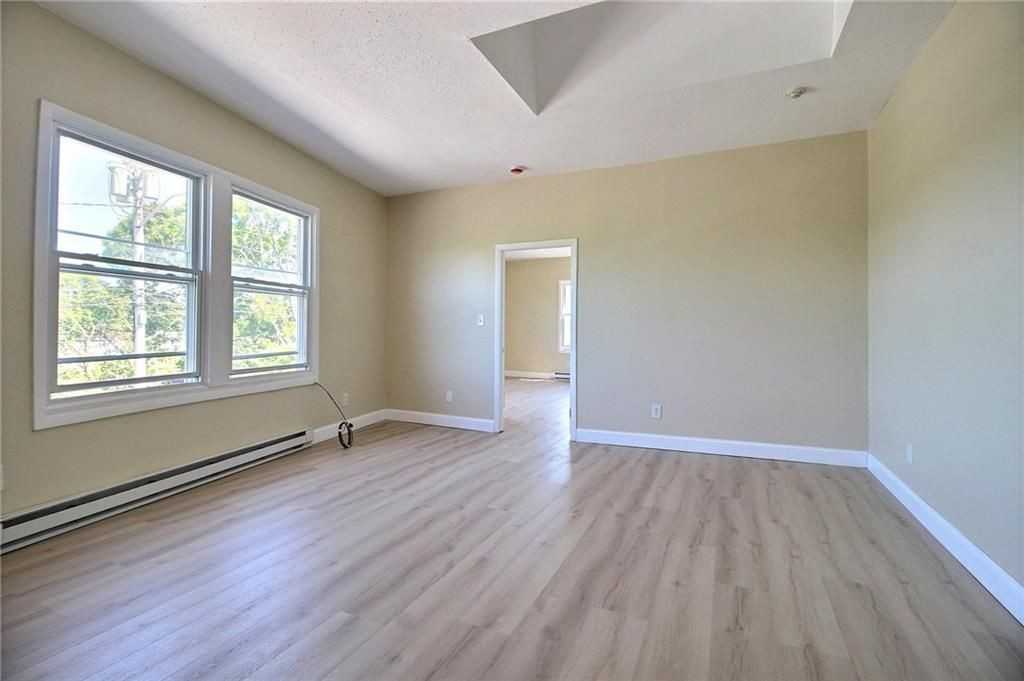 33 Railroad Ave - Photo 7 of 11