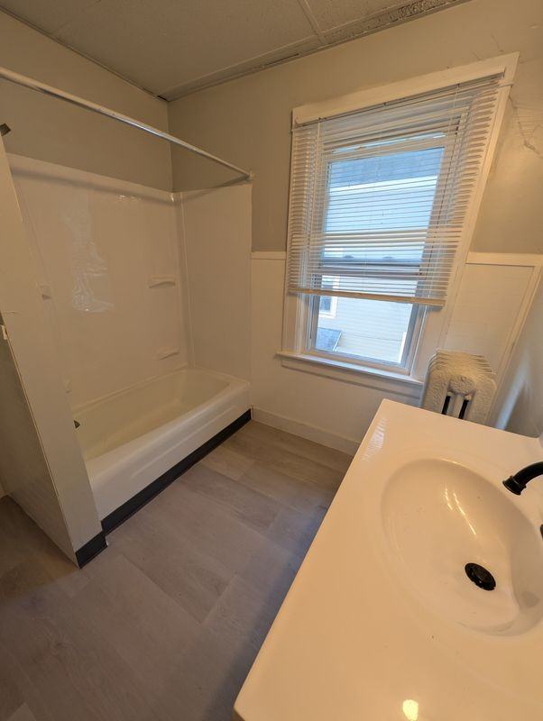 1097 Dewey Ave - Photo 7 of 8