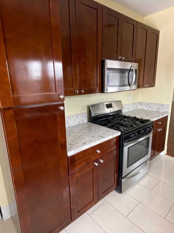 1331 Atlantic Ave - Photo 4 of 33