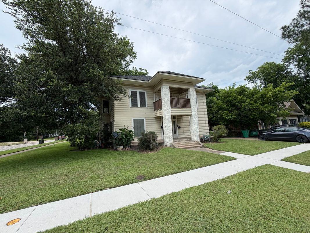 201 E Brin St ##3 - Photo 2 of 7