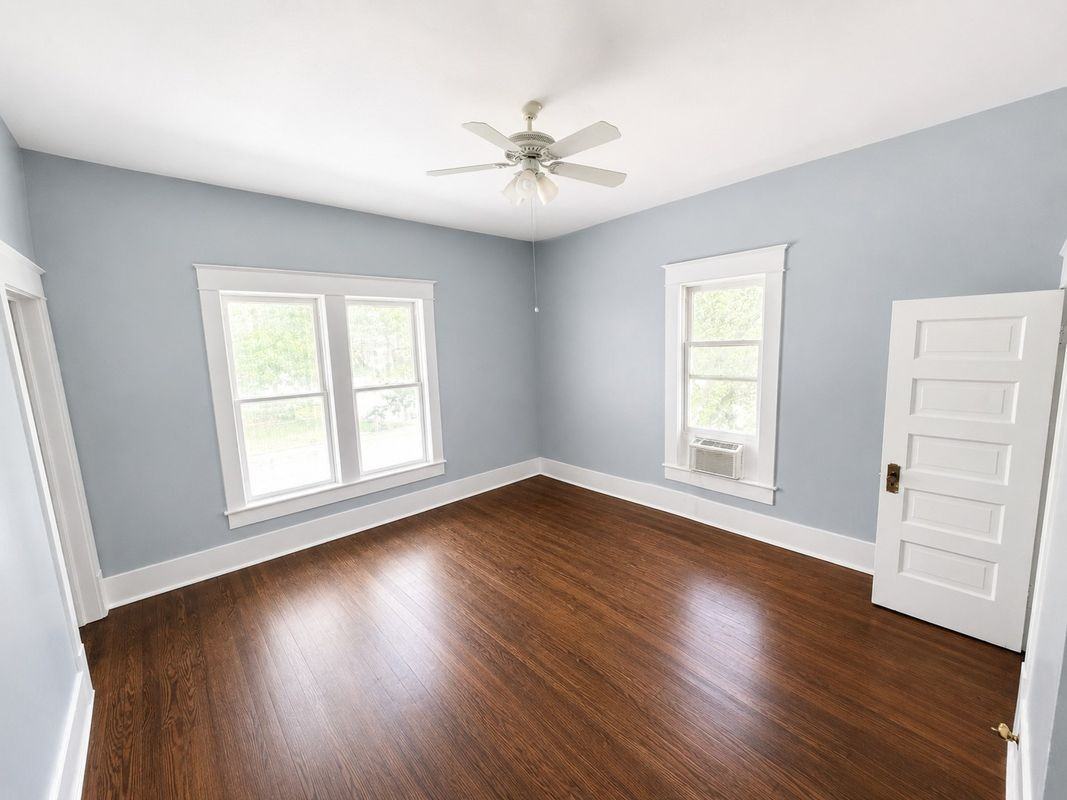 201 E Brin St ##3 - Photo 4 of 7