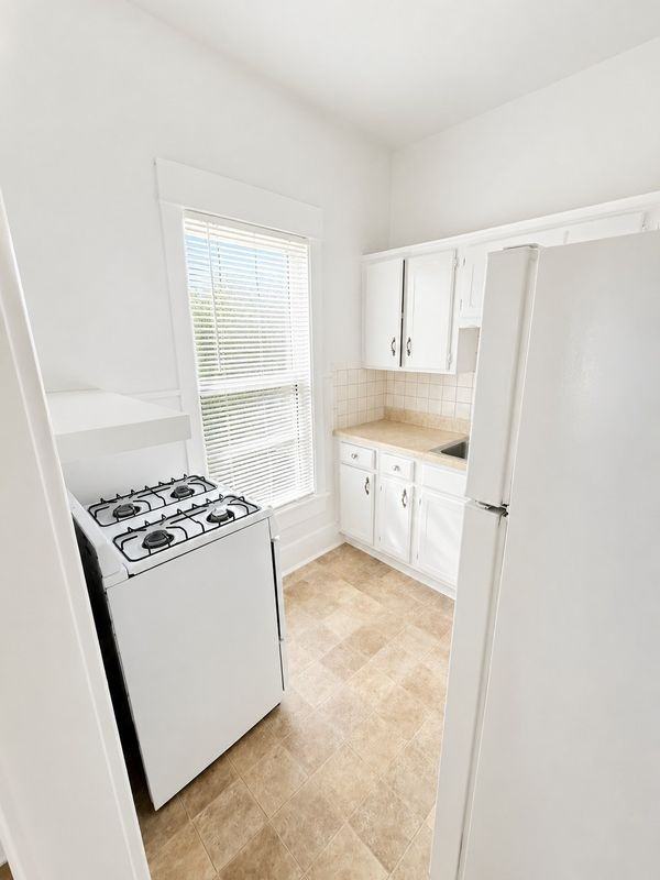 201 E Brin St ##3 - Photo 5 of 7
