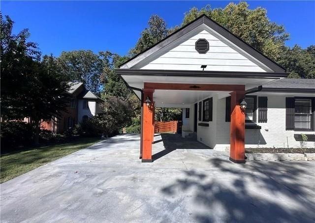 302 Old Ivy Rd Ne - Photo 2 of 33