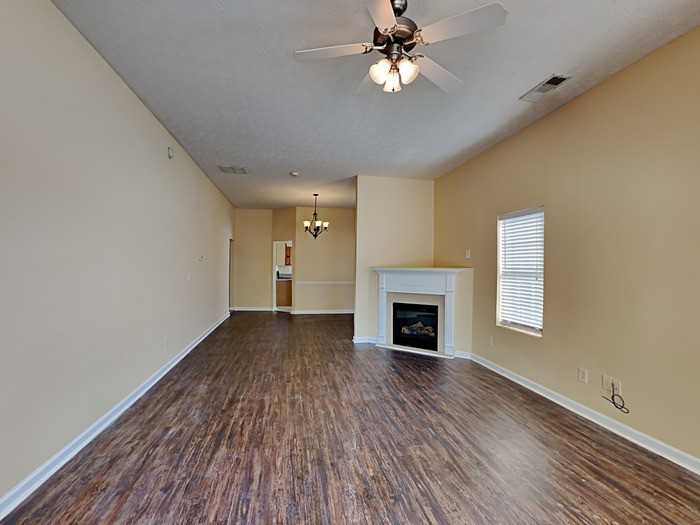 1445 Lafayette Sq - Photo 5 of 18