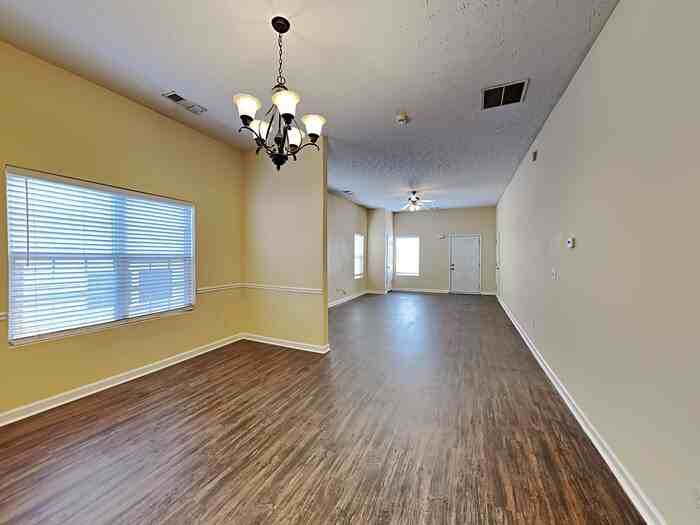 1445 Lafayette Sq - Photo 7 of 18