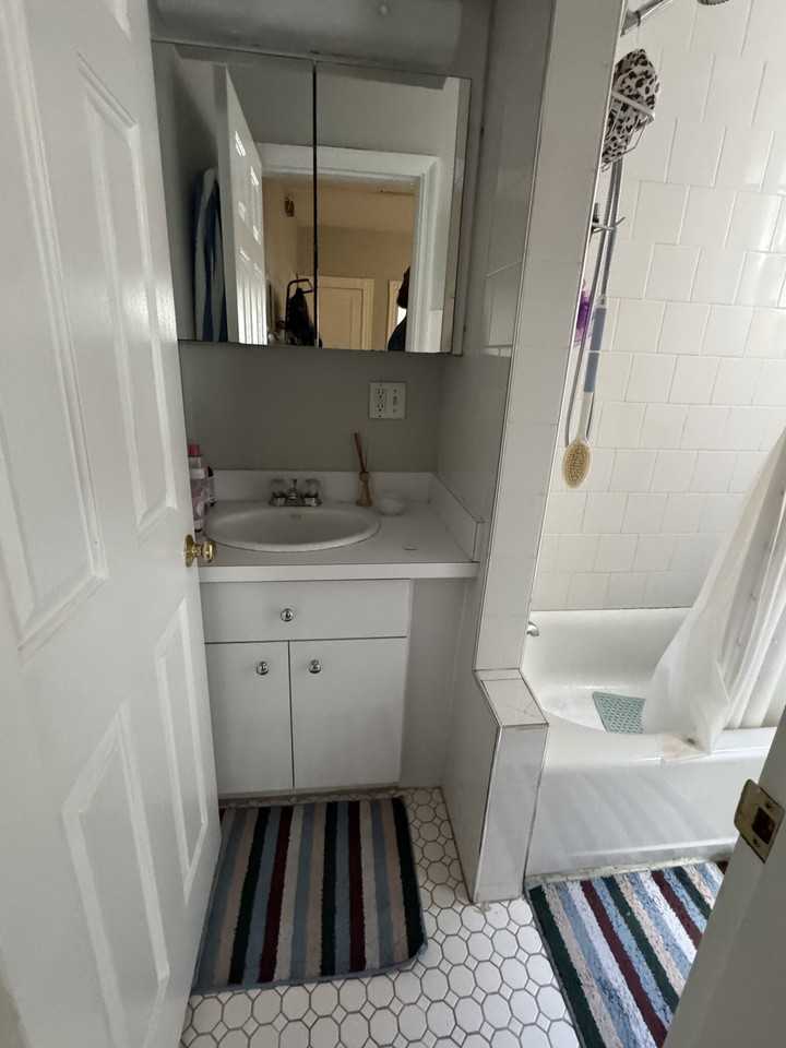 448 Hanover St #302 - Photo 5 of 18