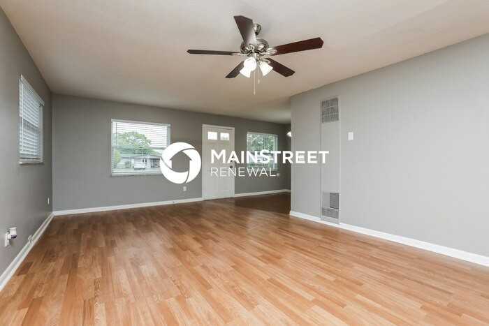 470 Sunnyview Cir - Photo 4 of 16