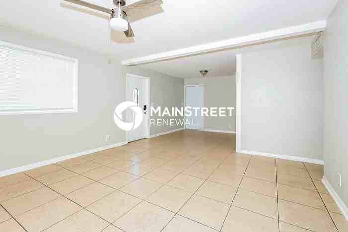 1944 Baythorne Rd - Photo 3 of 14